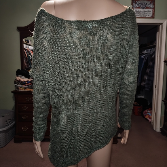 Urban Outfitters Green Asymmetrical Sweater - Picture 3 of 5